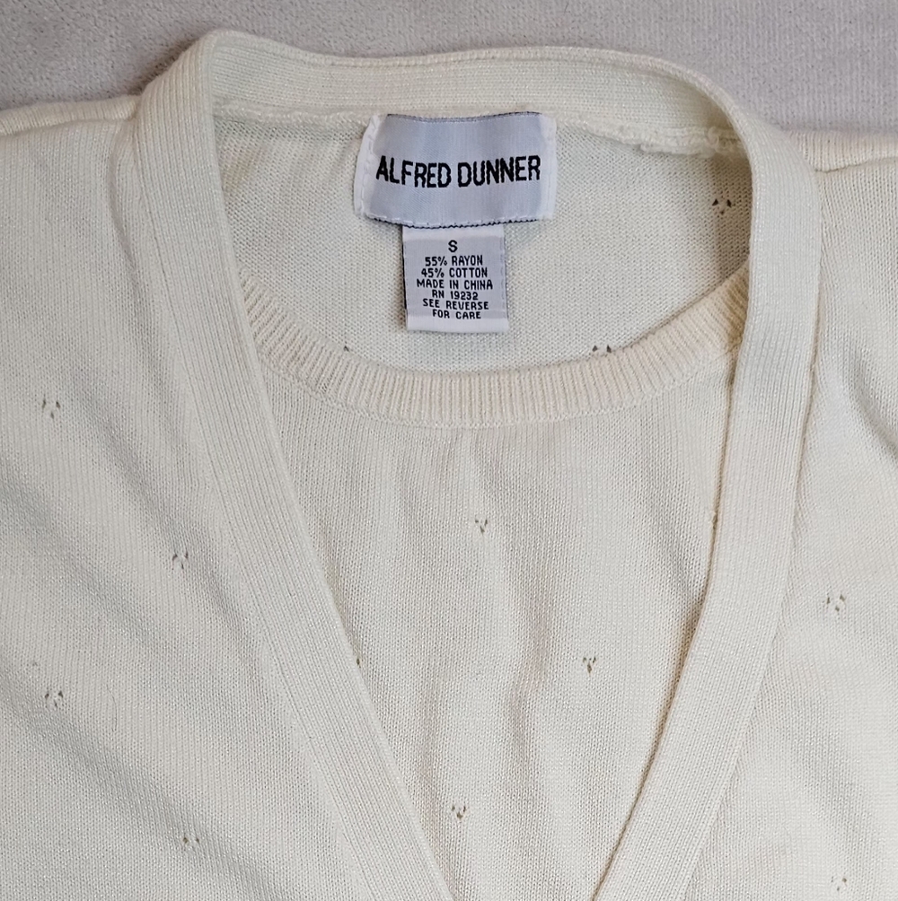 EUC Alfred Dunner Small Faux Twin Button/Beaded Print Cardigan. - Picture 2 of 4